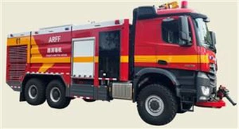 شاحنة إطفاء المطار 6 × 6